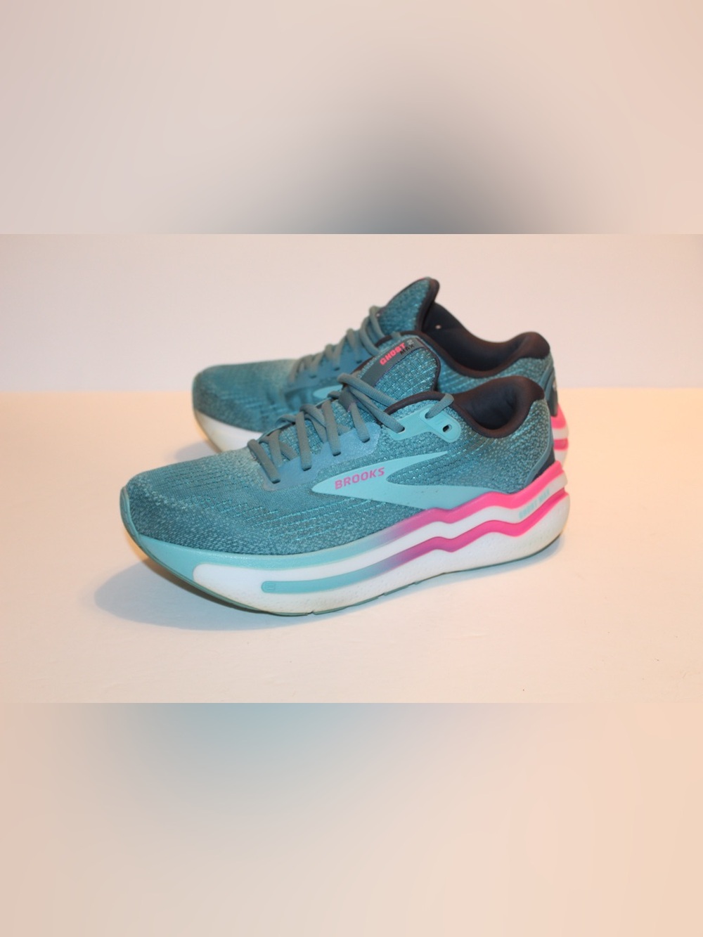 Brooks Ghost Max 2 Women’s Shoes Size 10B